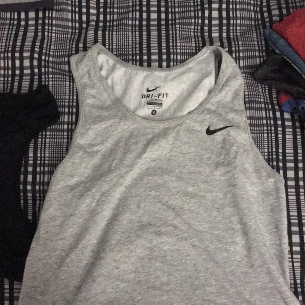 Assorted Tank Tops - Picture 6 of 8